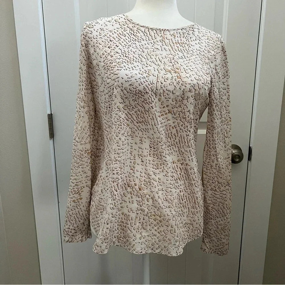 White House Black Market Silk Blouse. Sz 2 - Picture 3 of 6